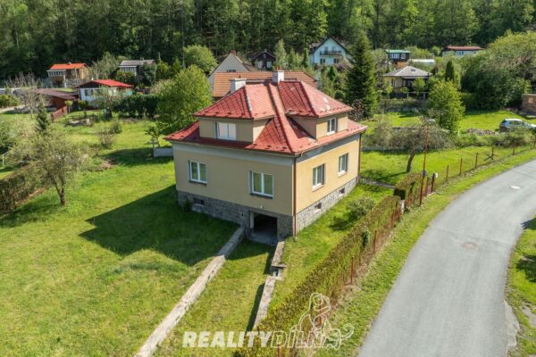 Prodej RD 6+1 s garáží a zahradou